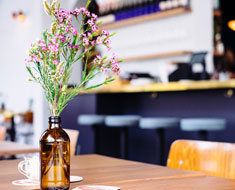 請(qǐng)?zhí)砑訄D片